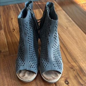 MUST GO!! Toms Black Peep-Toe Ankle Booties